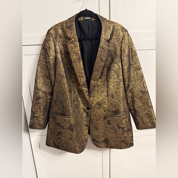 Express Black and Gold Brocade Blazer - Elevate Your Ensemble with Elegance! - Picture 3 of 7